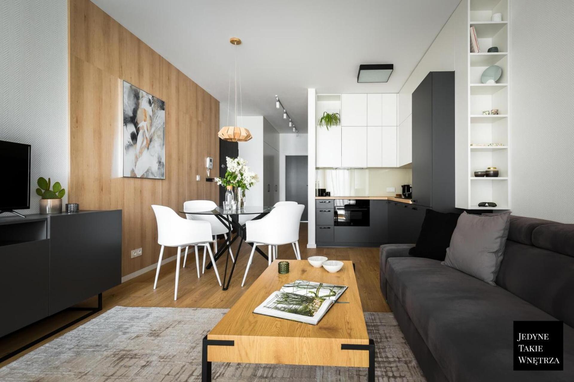 Cozy Family Apartments With Balcony Near Zlote Tarasy ワルシャワ エクステリア 写真