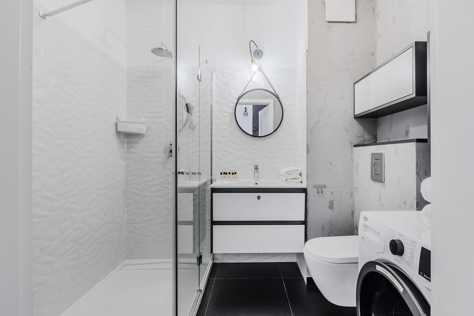 Cozy Family Apartments With Balcony Near Zlote Tarasy ワルシャワ エクステリア 写真