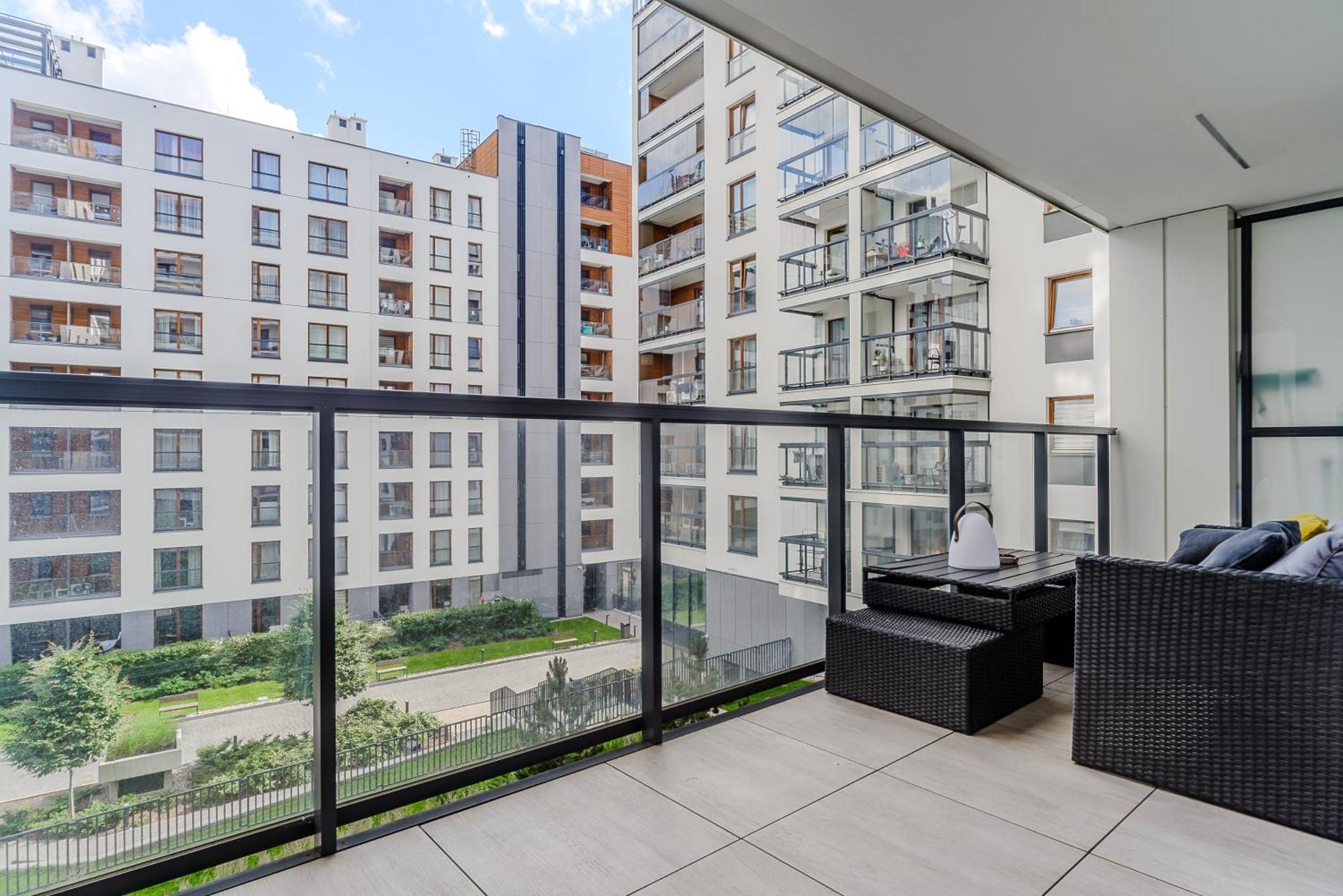 Cozy Family Apartments With Balcony Near Zlote Tarasy ワルシャワ エクステリア 写真