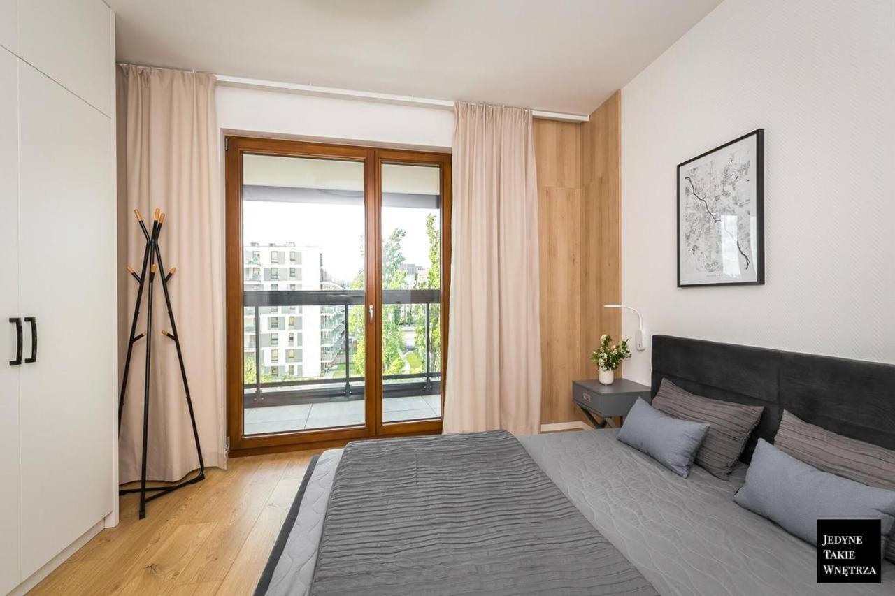 Cozy Family Apartments With Balcony Near Zlote Tarasy ワルシャワ エクステリア 写真