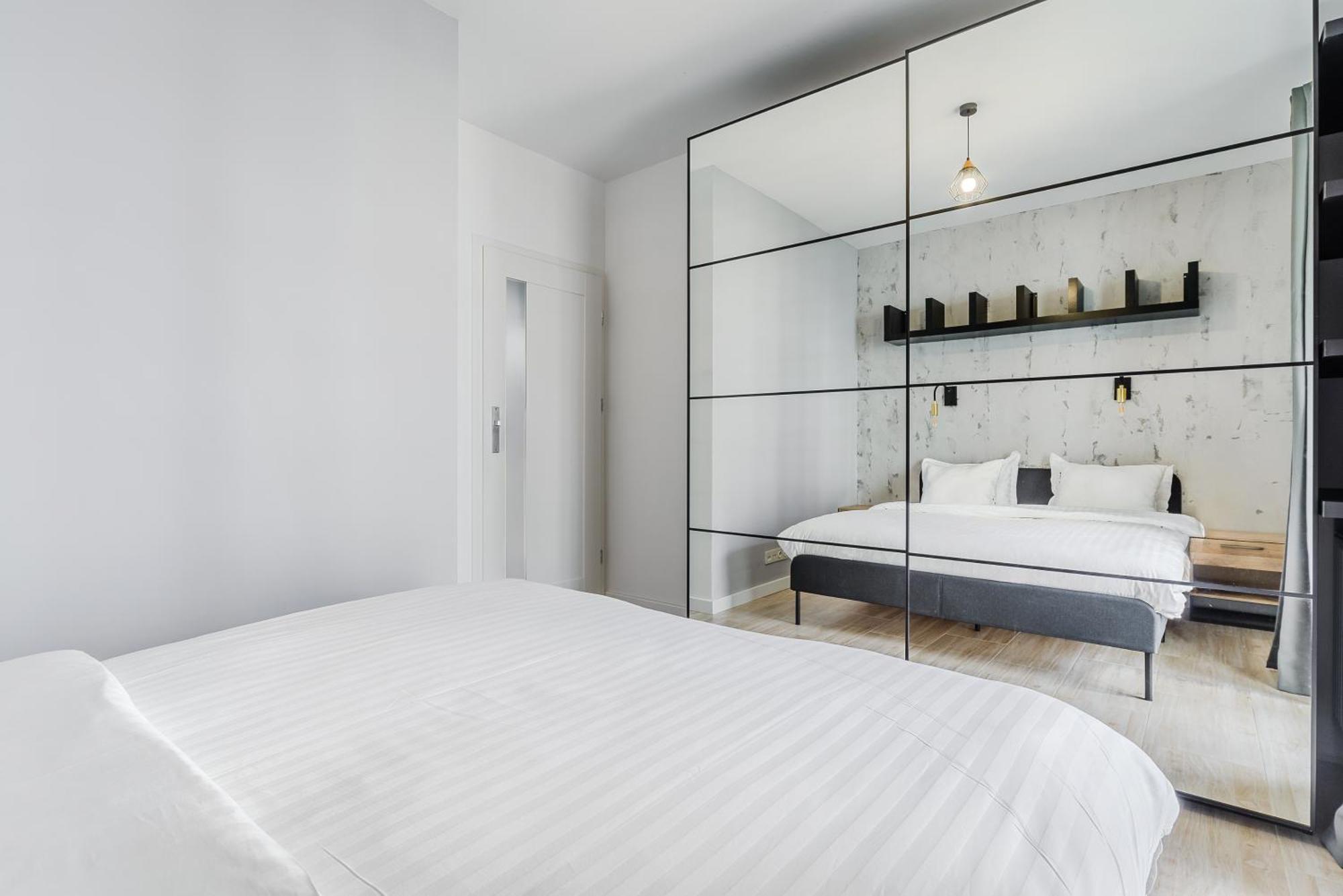 Cozy Family Apartments With Balcony Near Zlote Tarasy ワルシャワ エクステリア 写真