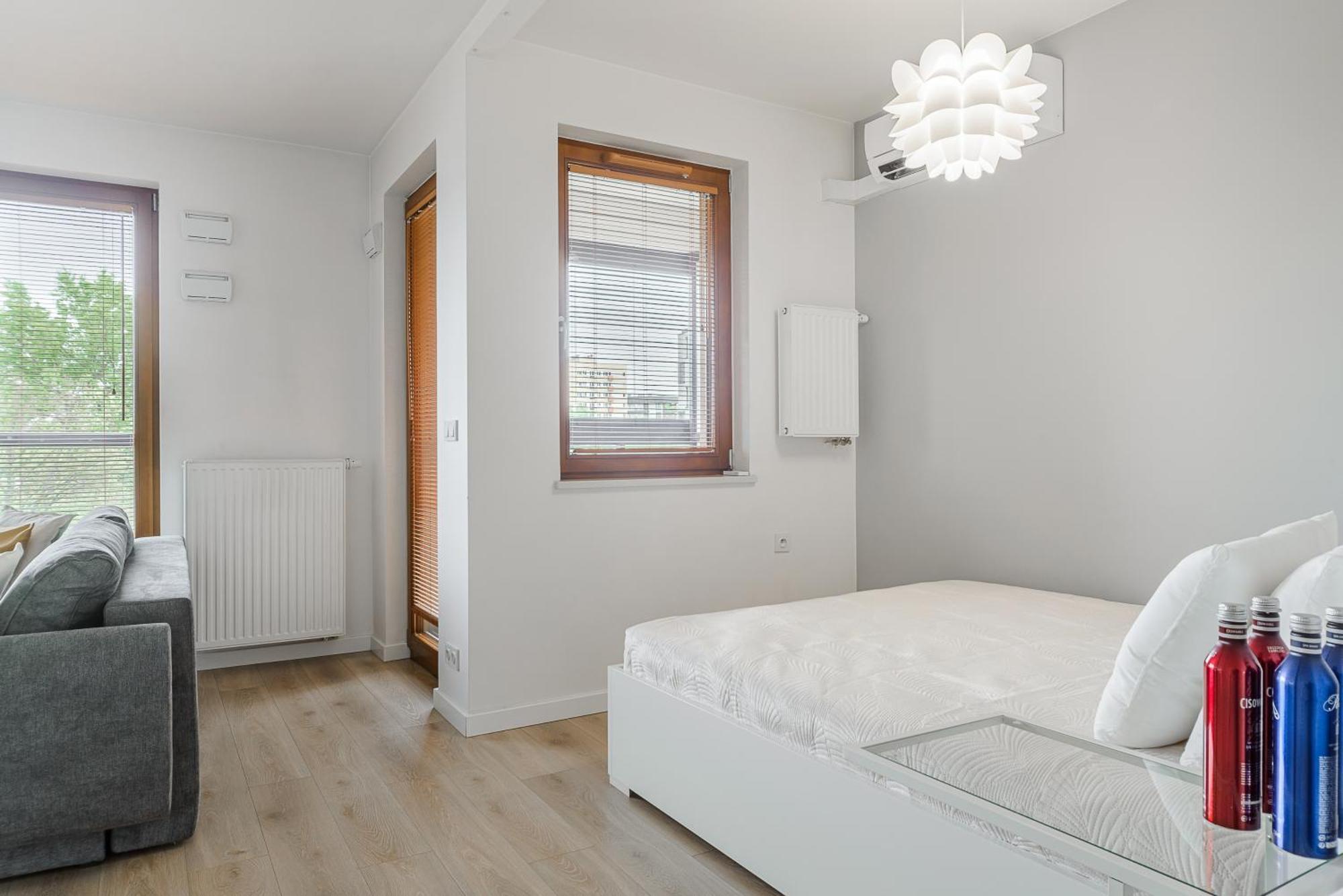 Cozy Family Apartments With Balcony Near Zlote Tarasy ワルシャワ エクステリア 写真