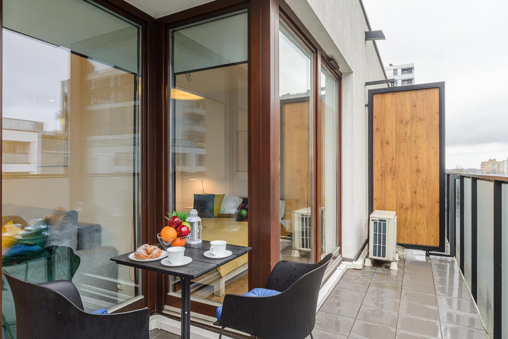 Cozy Family Apartments With Balcony Near Zlote Tarasy ワルシャワ 部屋 写真