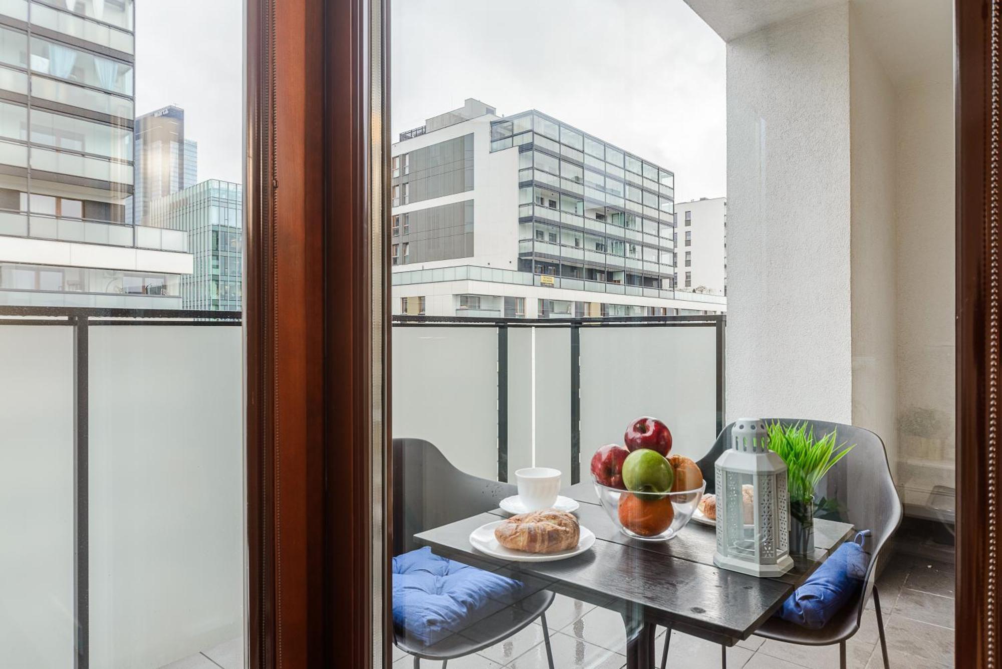 Cozy Family Apartments With Balcony Near Zlote Tarasy ワルシャワ 部屋 写真