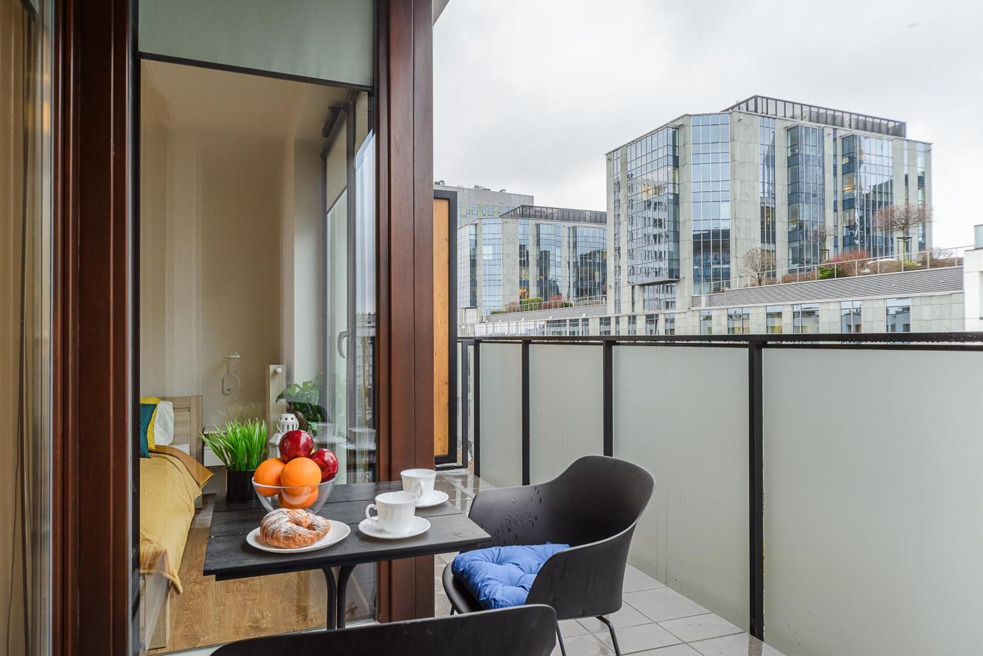 Cozy Family Apartments With Balcony Near Zlote Tarasy ワルシャワ 部屋 写真