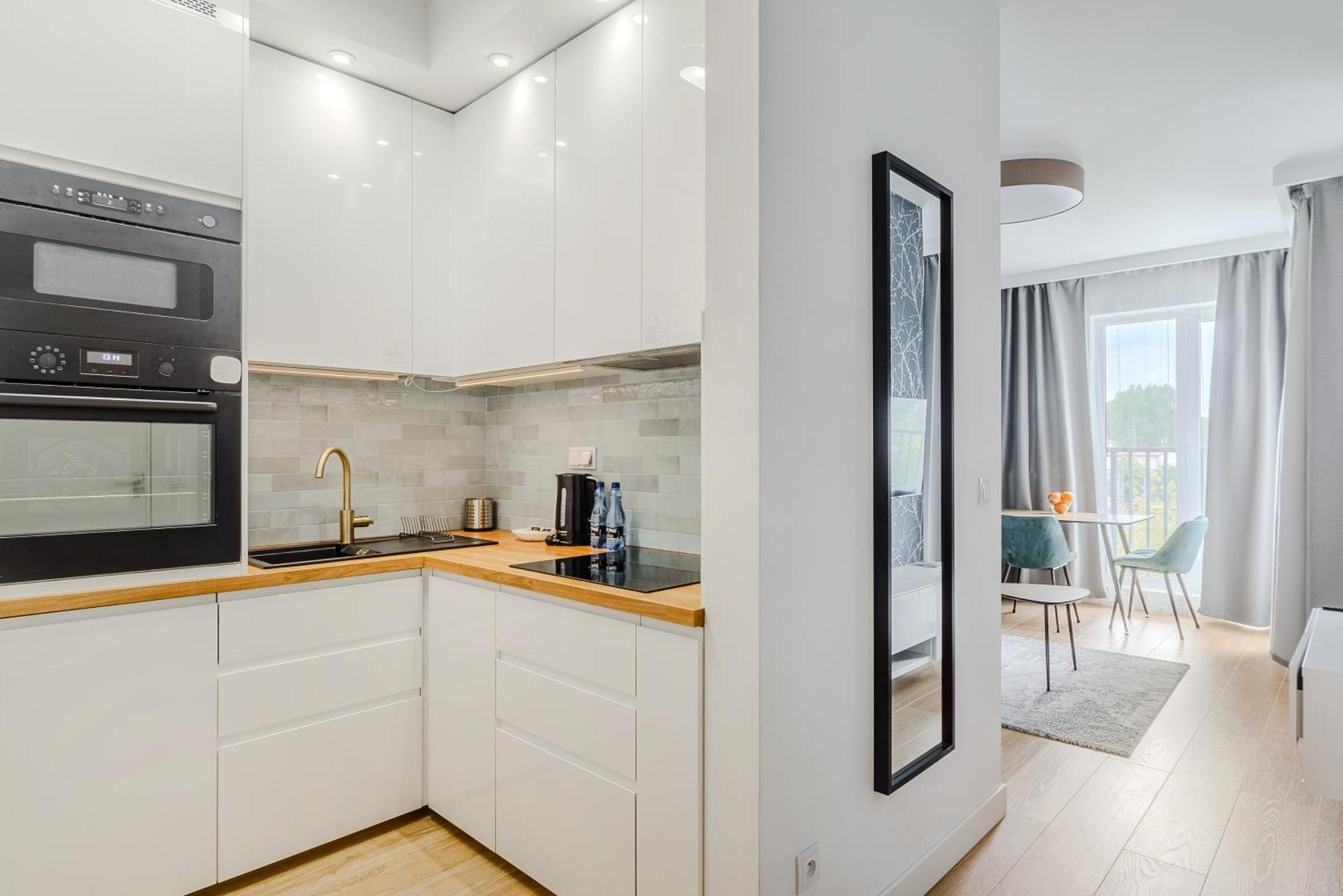 Cozy Family Apartments With Balcony Near Zlote Tarasy ワルシャワ 部屋 写真
